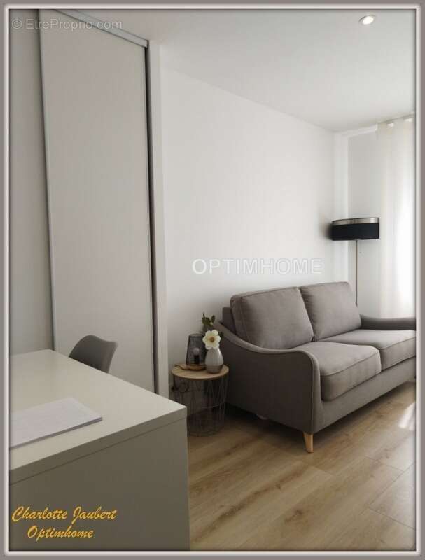 Maison à VILLEBOIS-LAVALETTE