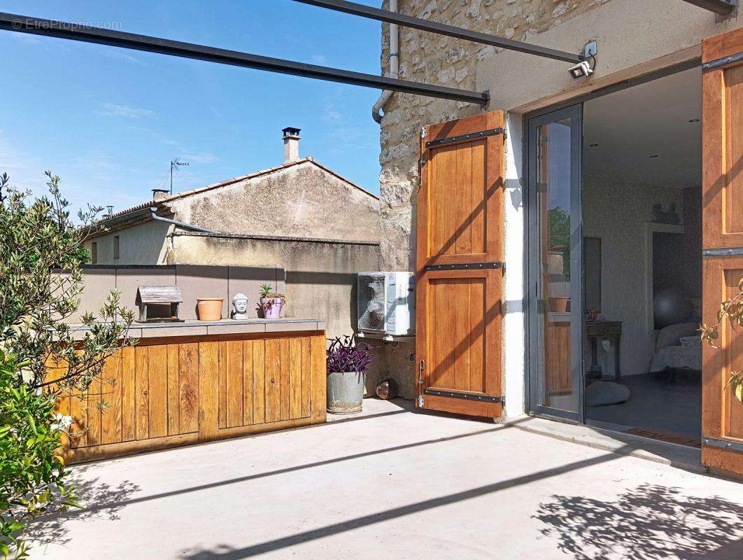 Appartement à PERNES-LES-FONTAINES