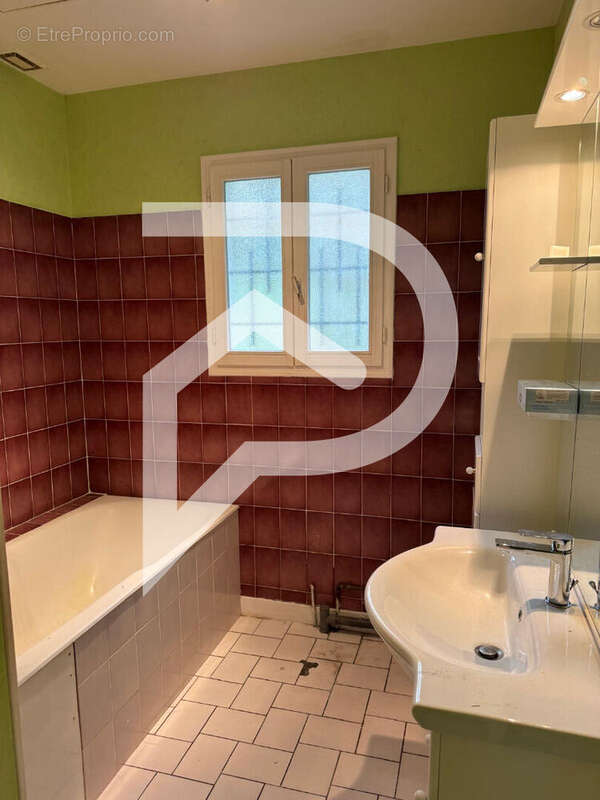 Maison à NEUILLY-SUR-SUIZE