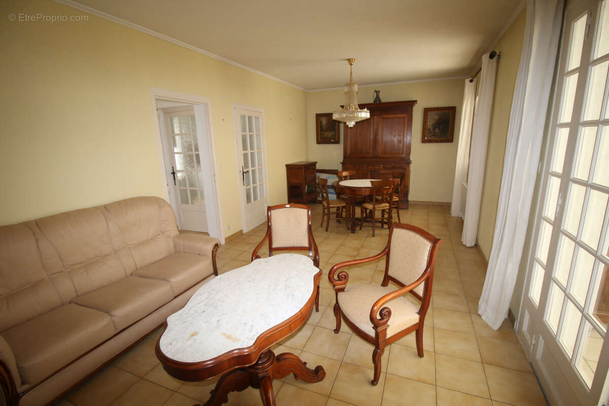 Maison à FONTVIEILLE