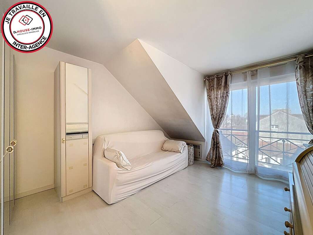 Appartement à CORBEIL-ESSONNES