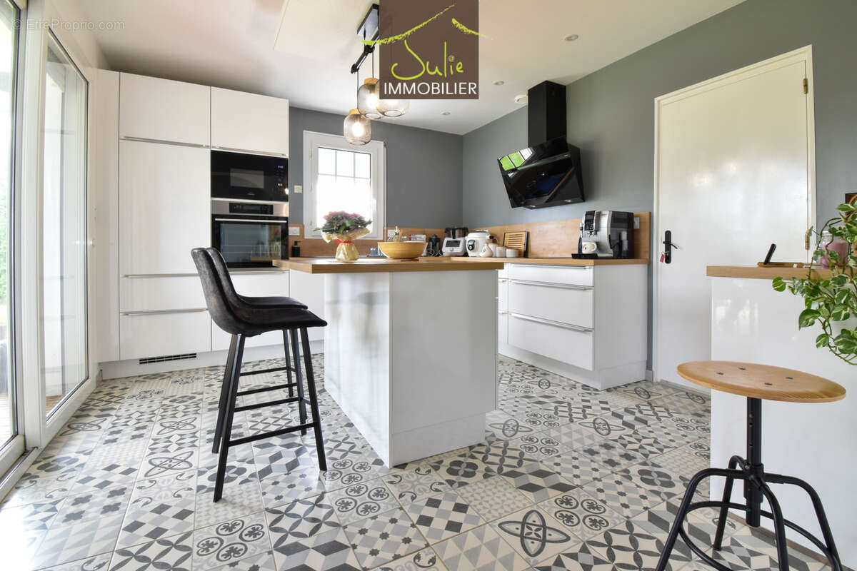 Maison à LA FORET-SUR-SEVRE