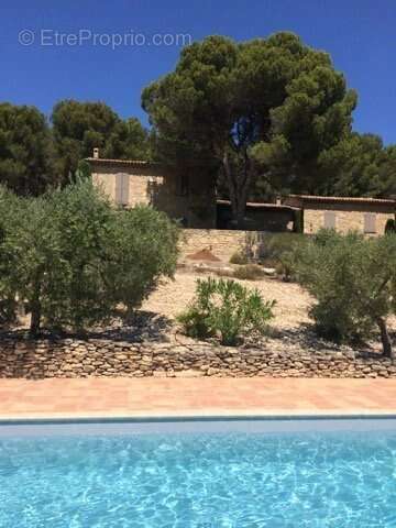 Piscine - Maison à MOURIES