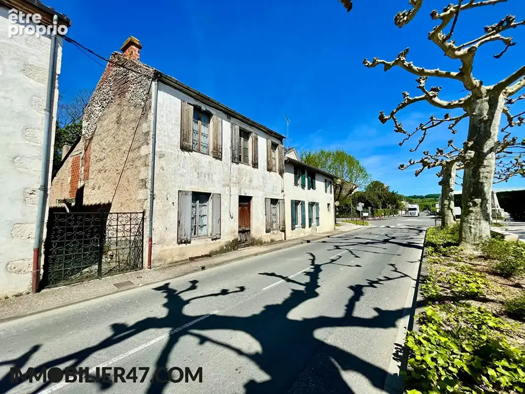 Maison de village  en pierre avec jardin a restaurer - photo 13