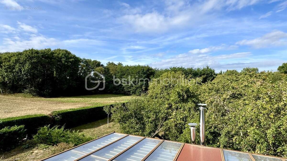 Maison à SAINT-JEAN-LES-DEUX-JUMEAUX