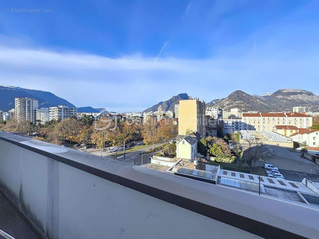 Grenoble – 143 rue des alliés – grand t3 90 m² – vues panoramiques – 2 terrasses - photo 4