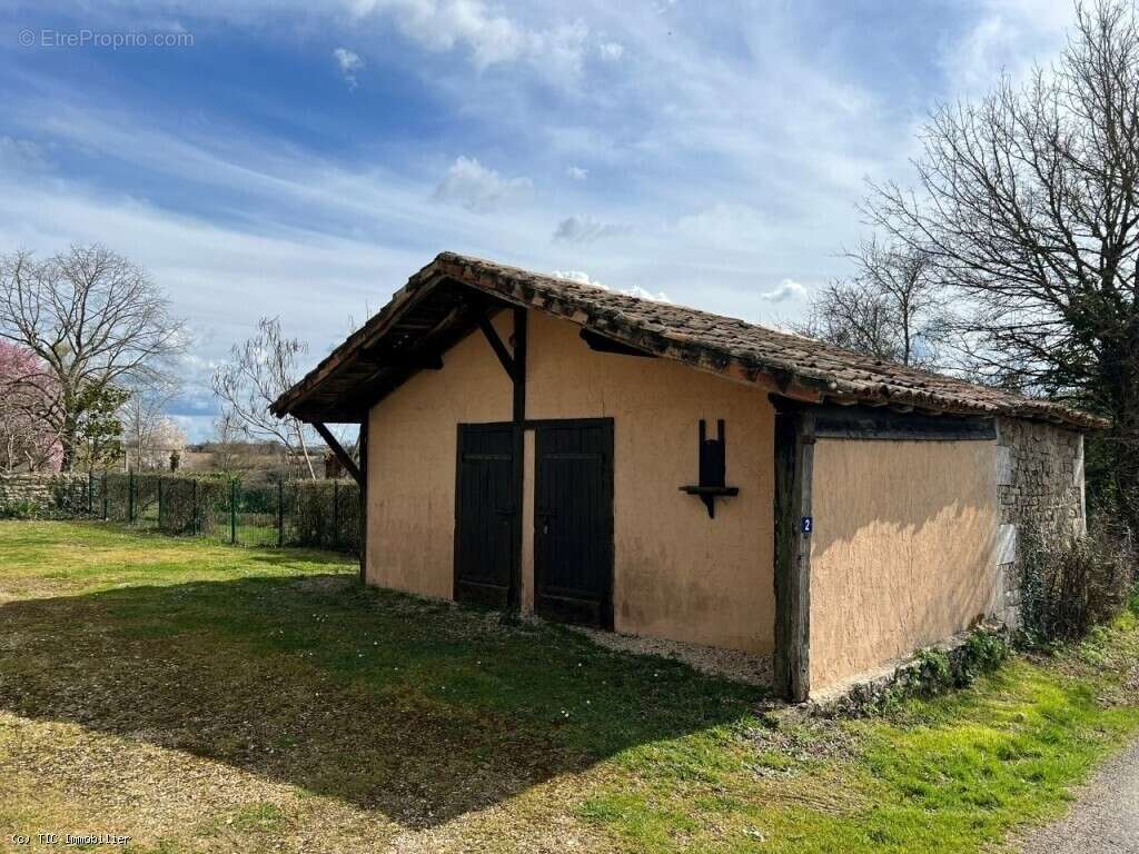 Maison à CHAMPAGNE-MOUTON