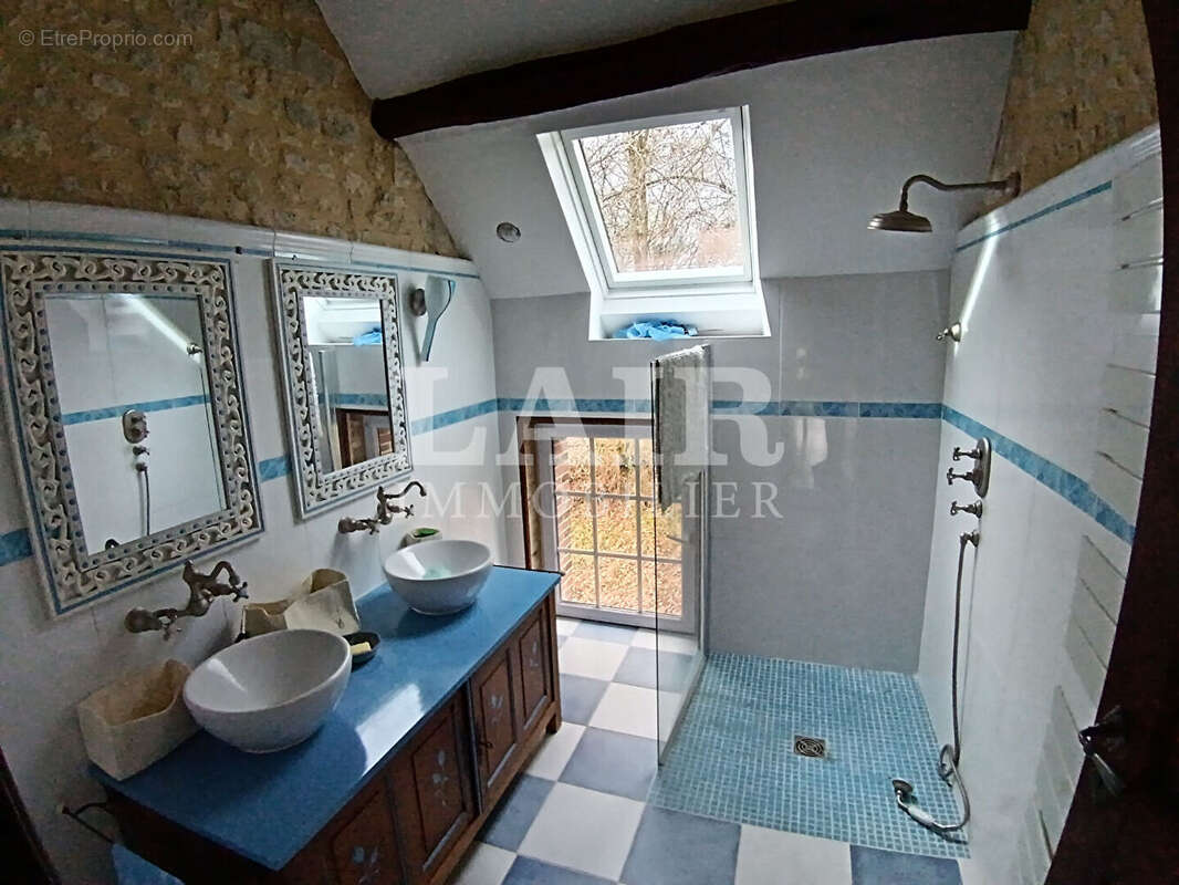 Maison à LE MELE-SUR-SARTHE