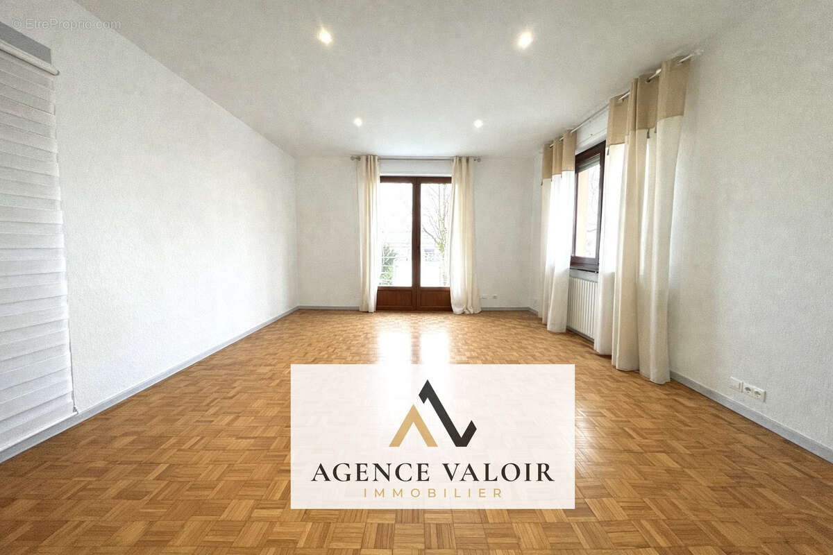 Maison à SEINGBOUSE