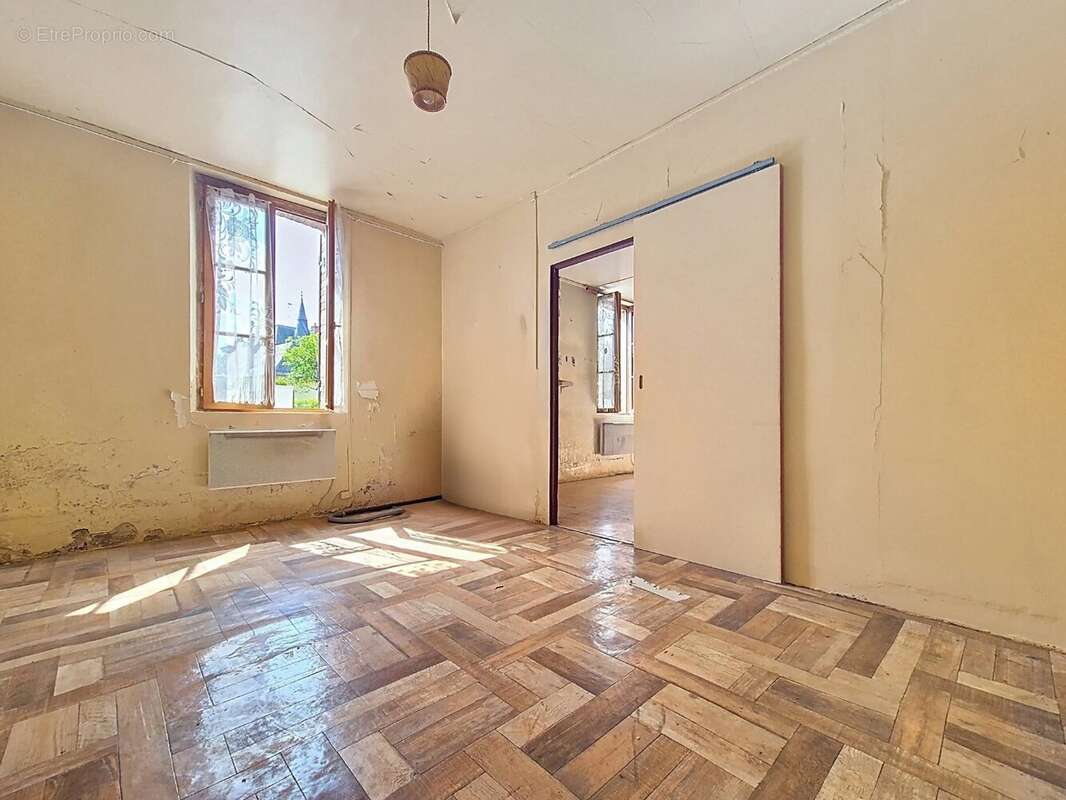 Maison à NOGENT-SUR-VERNISSON