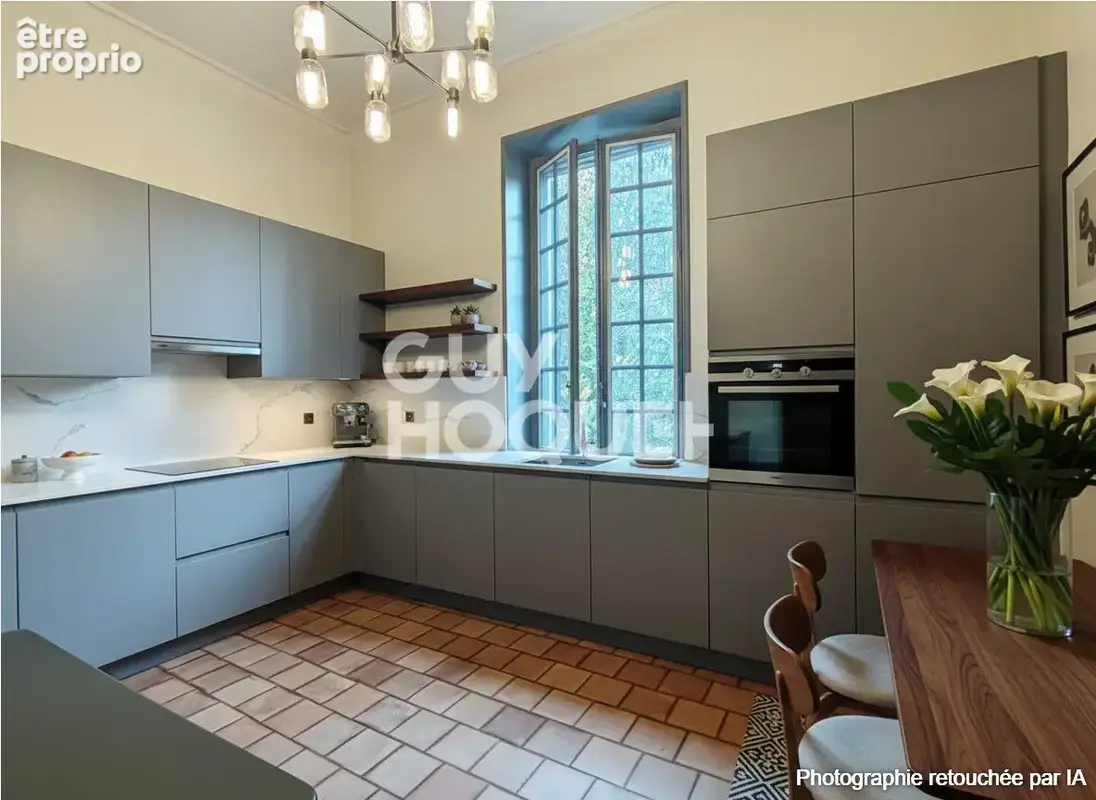 Carpentras - Maison de 253 m² - 9 pièces - 5 chambres - Cour intérieure - Proximité commodités - photo 13