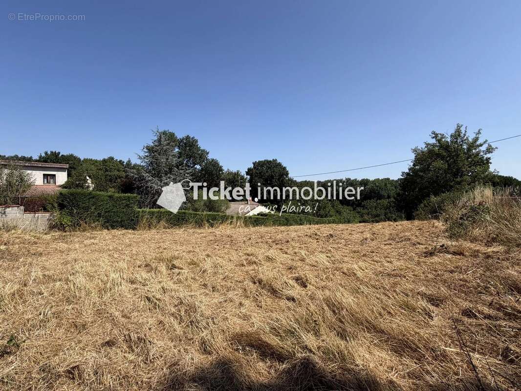 Terrain constructible 900m2 daux non viabilise libre de constructeur - photo 3