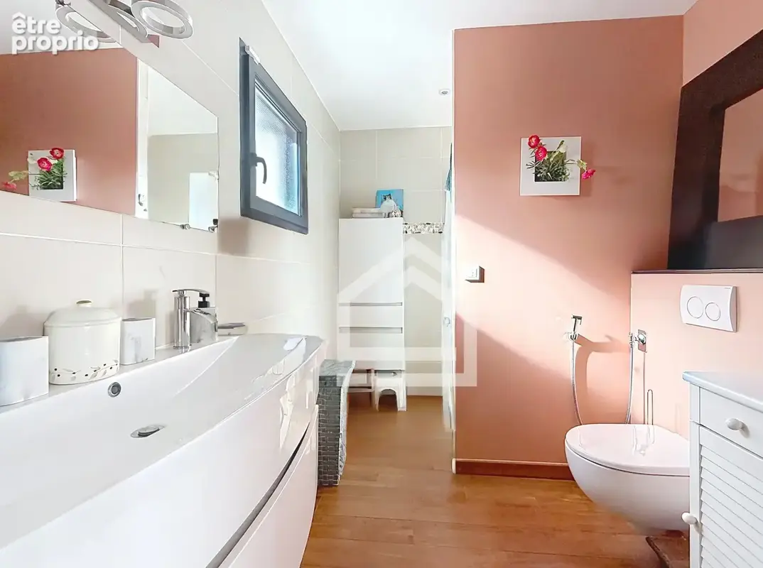 Maison contemporaine de 198 m2, 5 chambres, piscine et double garage - photo 24
