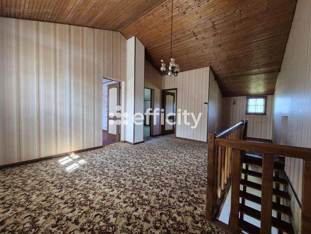 Maison 132 m² à Chabrac  - photo 8