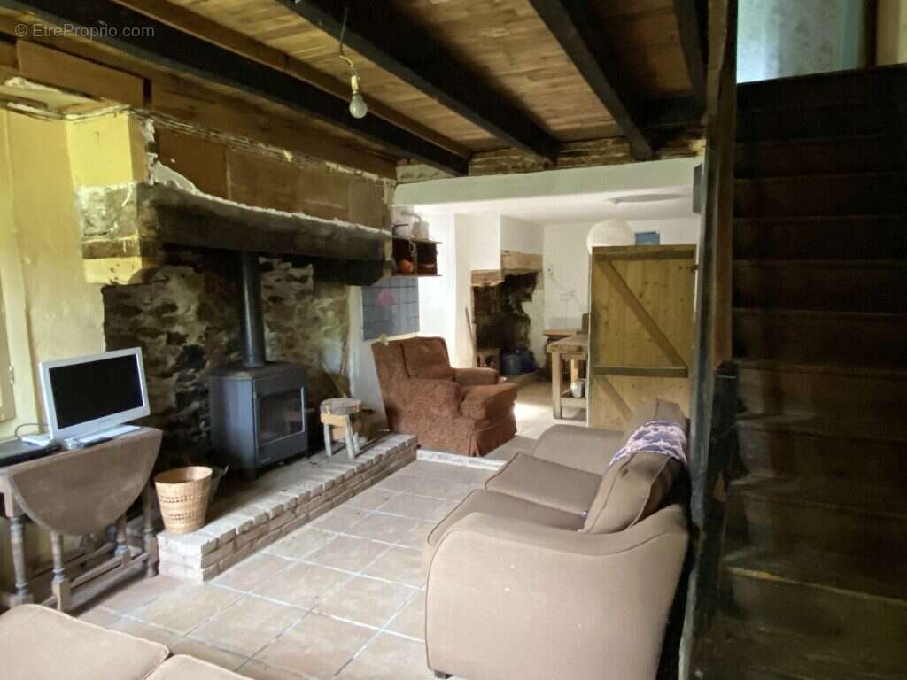 Maison 147 m² à Sussac  - photo 3