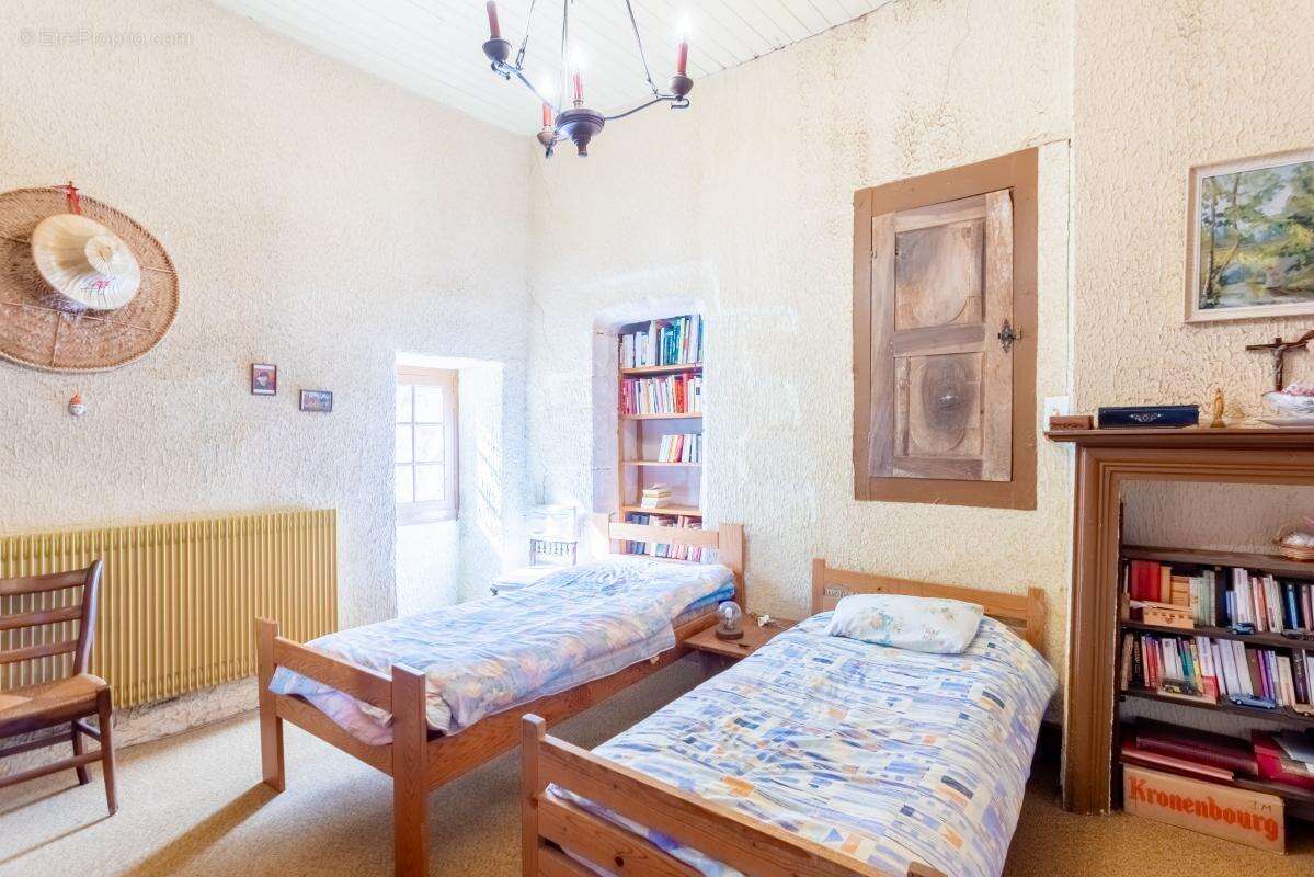 Maison à MARCILLAC-VALLON