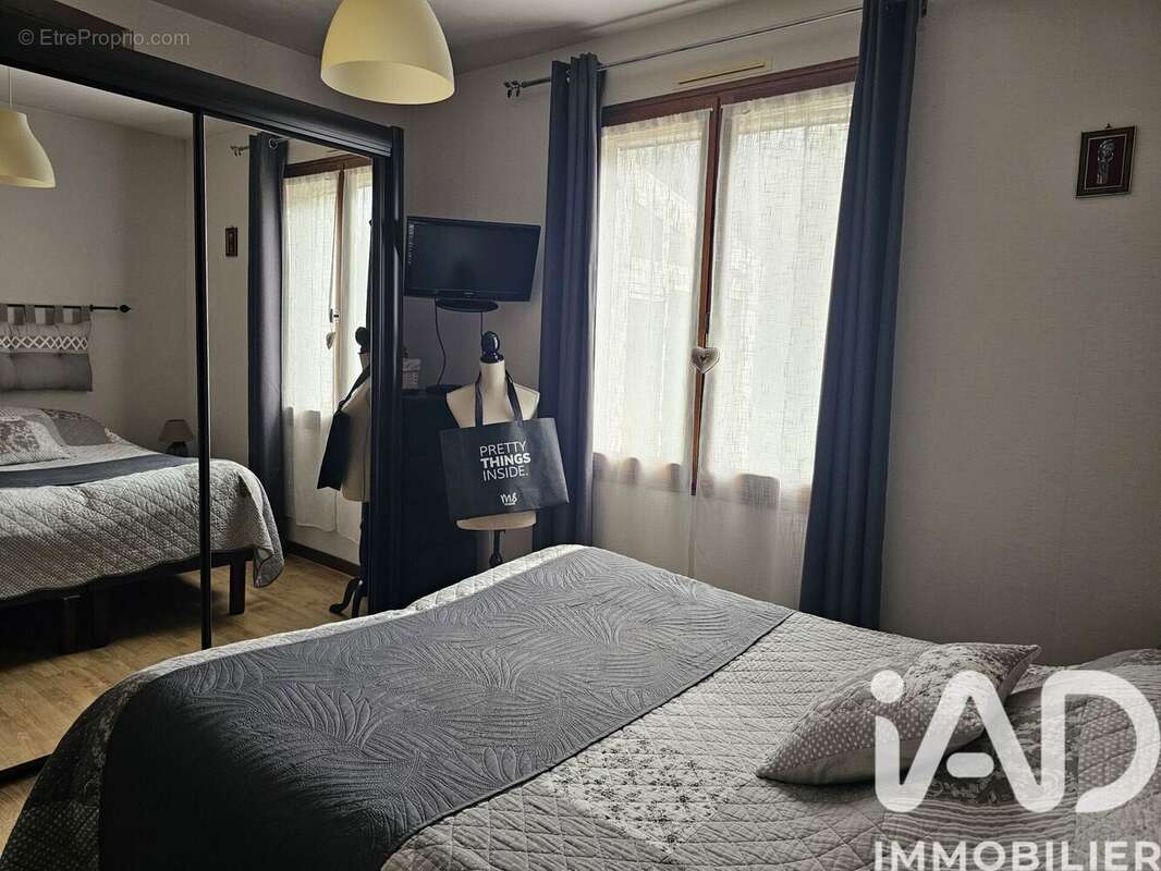 Maison 102 m² à La Vergne  - photo 9