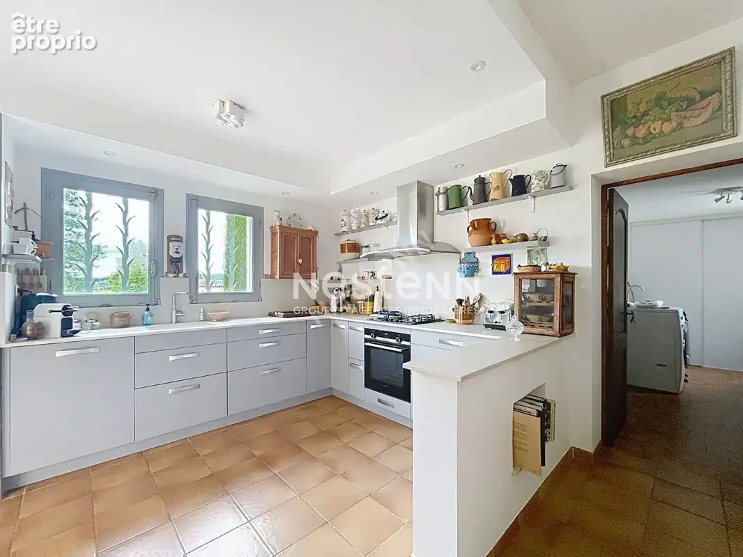 Lourmarin - Maison  5 pièce(s), 180m2, 4 belles chambres, garage-,piscine - photo 10