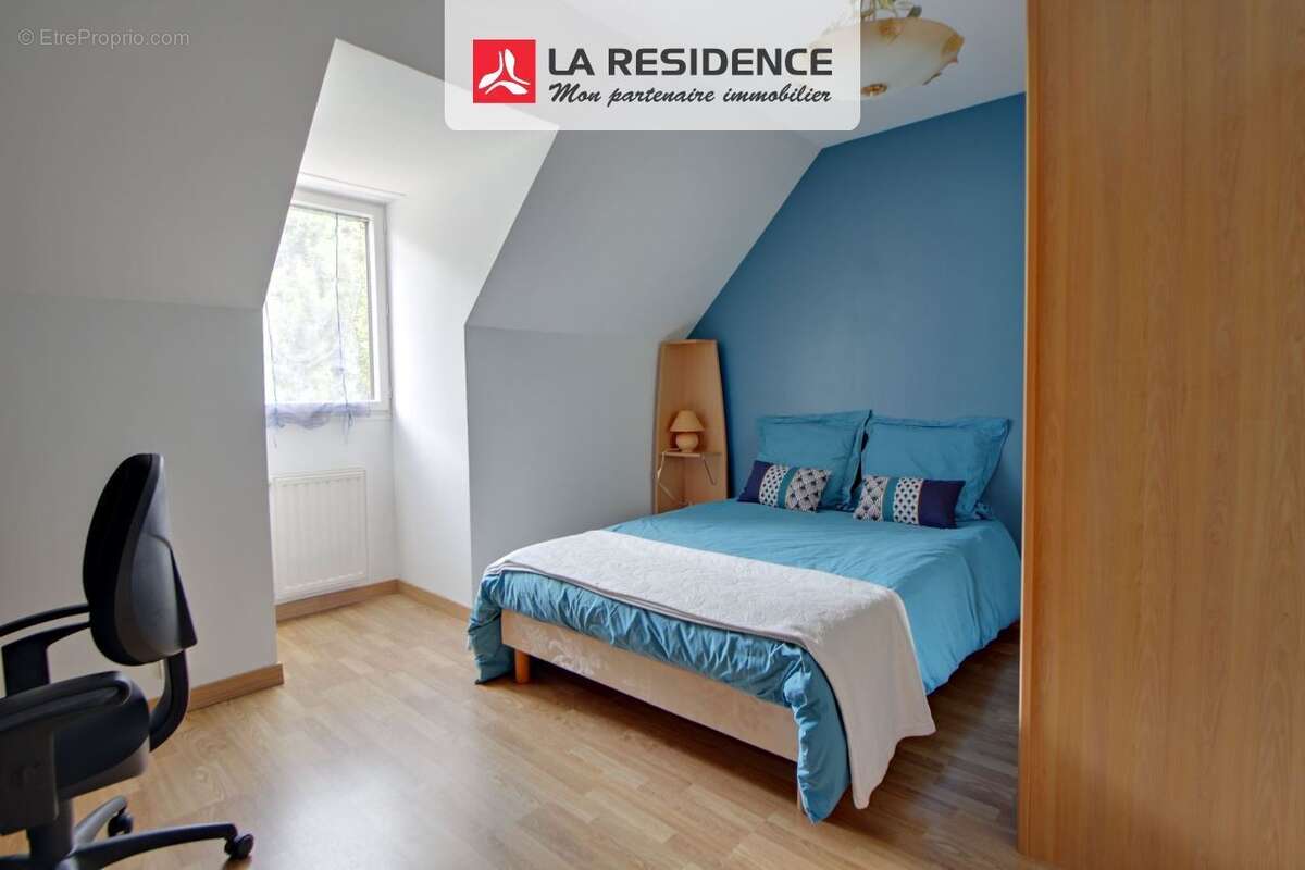 Maison à LES CLAYES-SOUS-BOIS