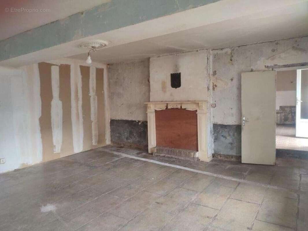 Maison 145 m² à Belgeard  - photo 4