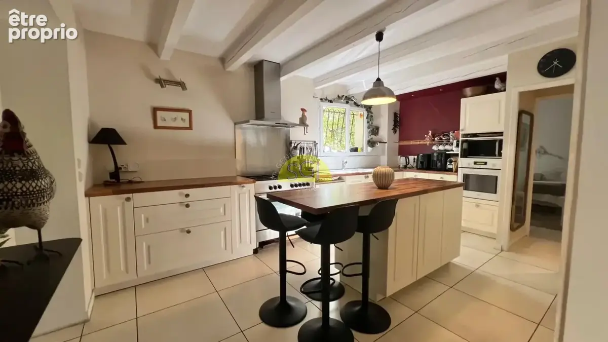 Villa 4 faces de 150 m2 avec piscine sur terrain arboré de 632 m² - photo 12