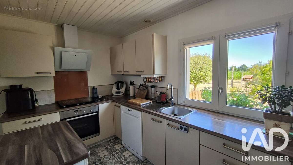 Maison 186 m² à Grosbreuil  - photo 6