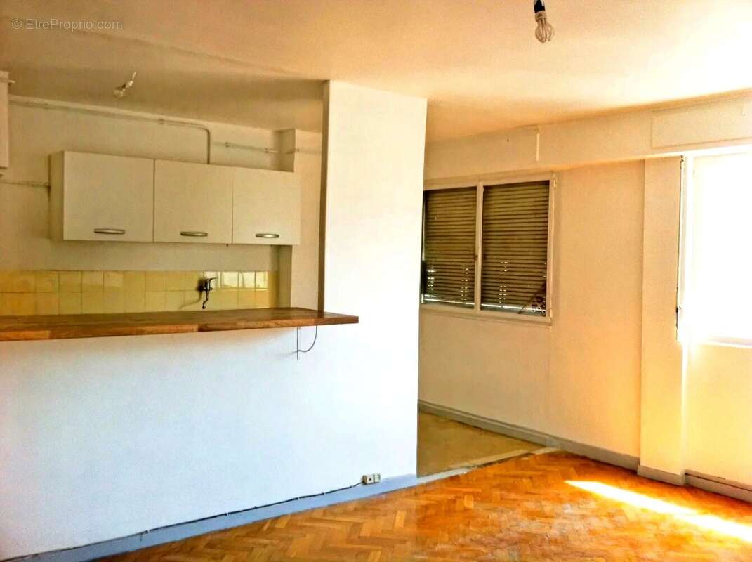 Appartement à MARSEILLE-3E