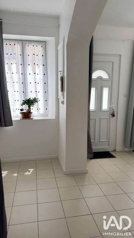 Maison 216 m² à Gardonne  - photo 4
