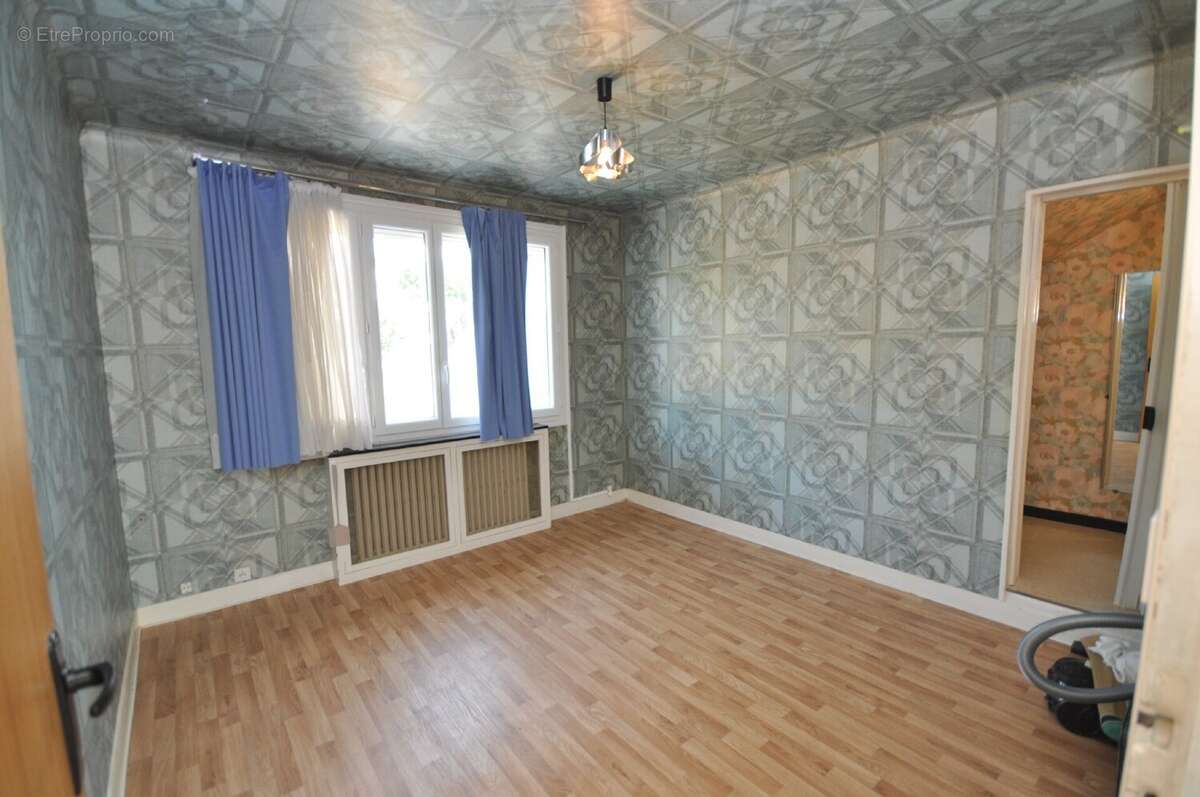 Maison à BRUYERES-LE-CHATEL