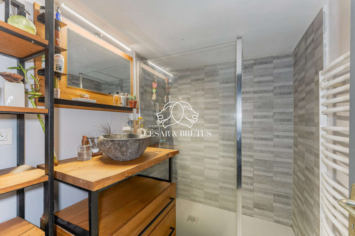 Appartement à LYON-9E