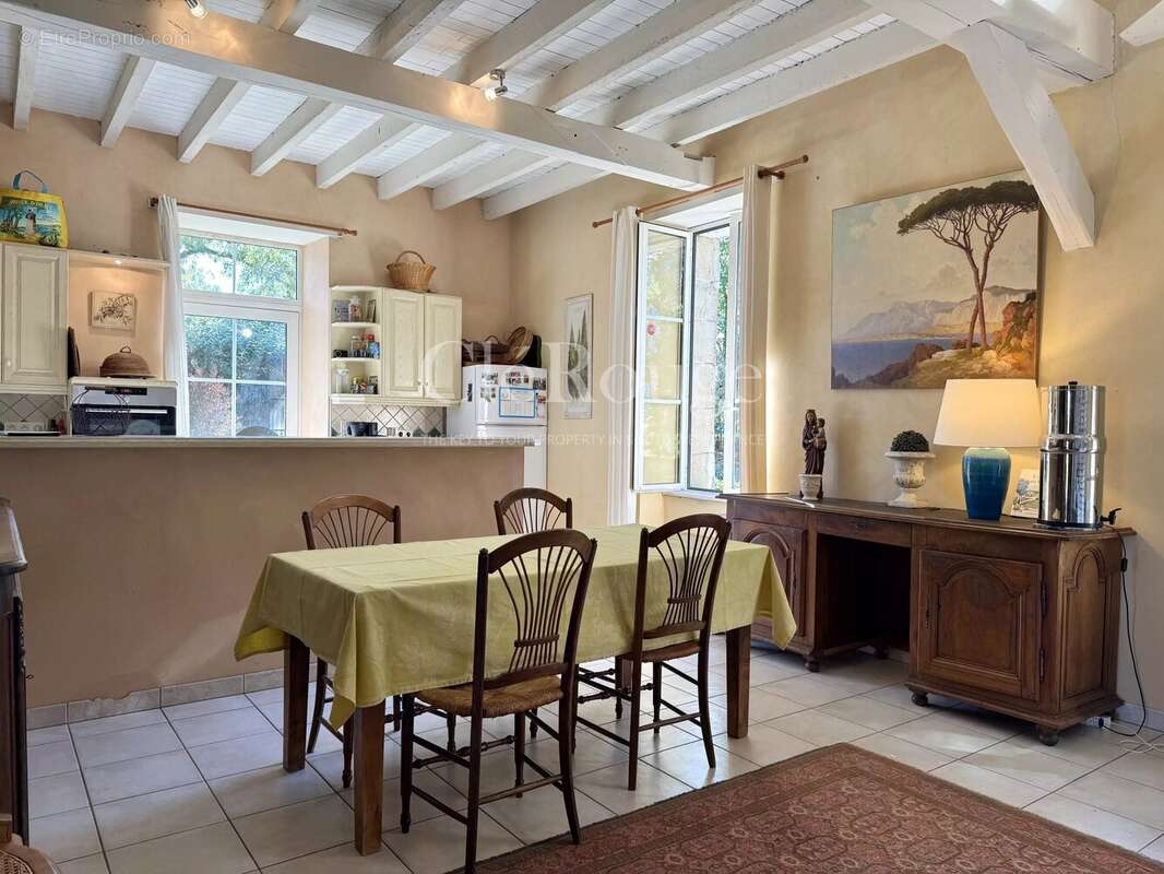 Maison à TOMBEBOEUF