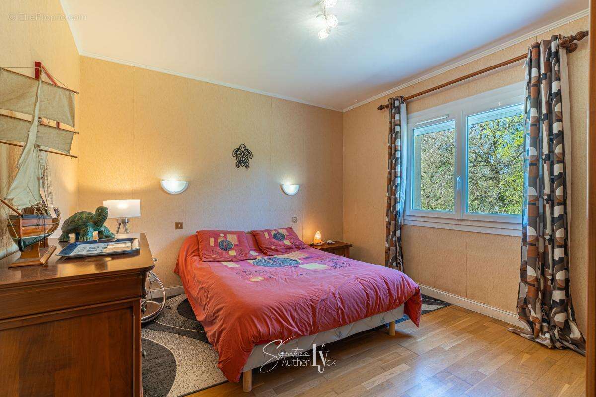 Maison à BONNAC-LA-COTE