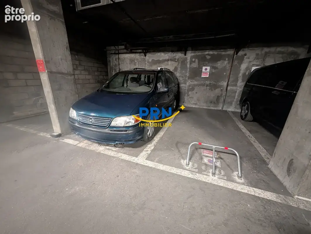 Parking à VITRY-SUR-SEINE
