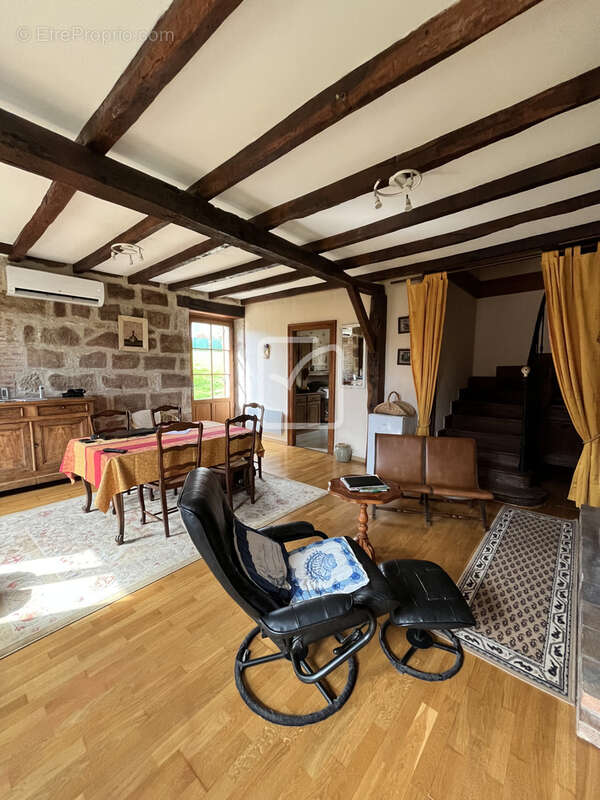 Maison à VARS-SUR-ROSEIX