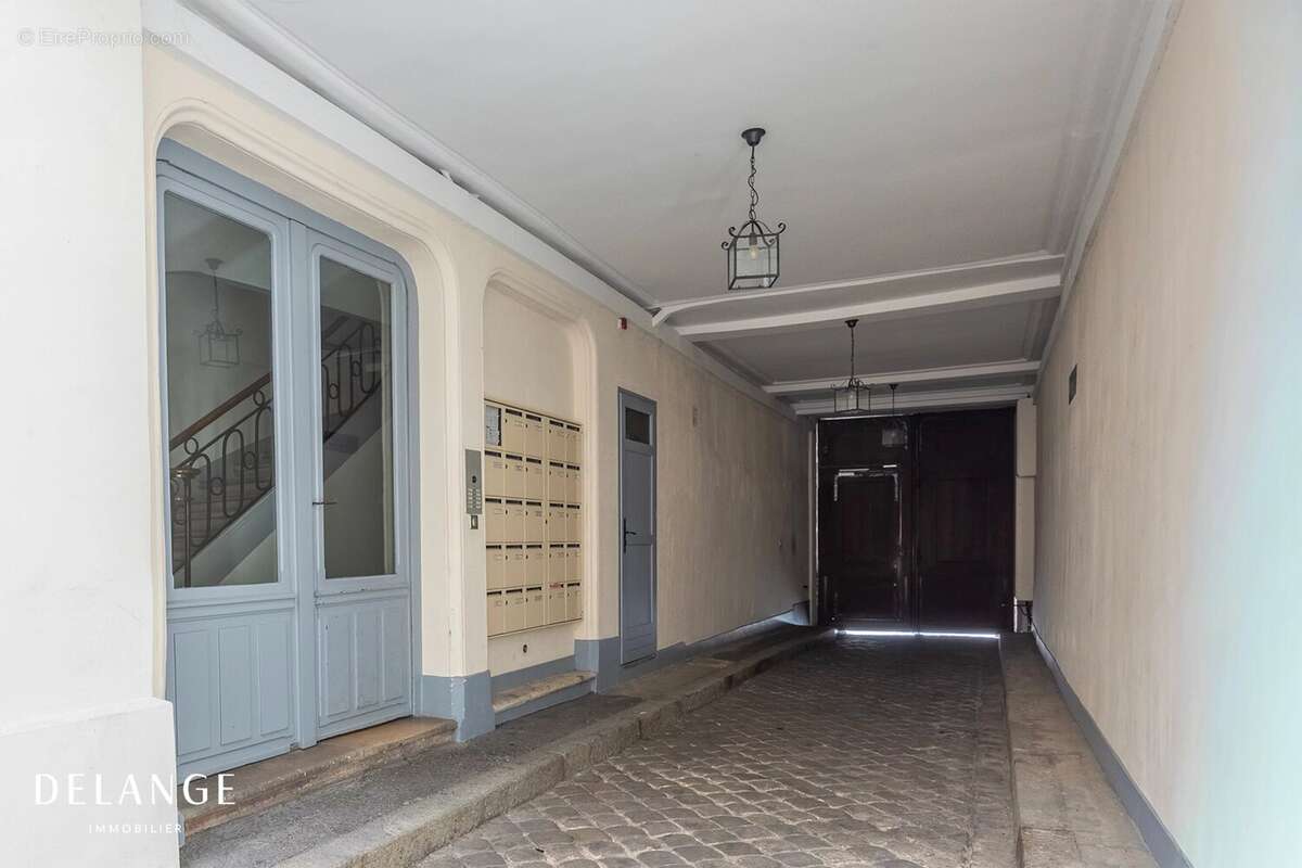 Appartement à PARIS-10E