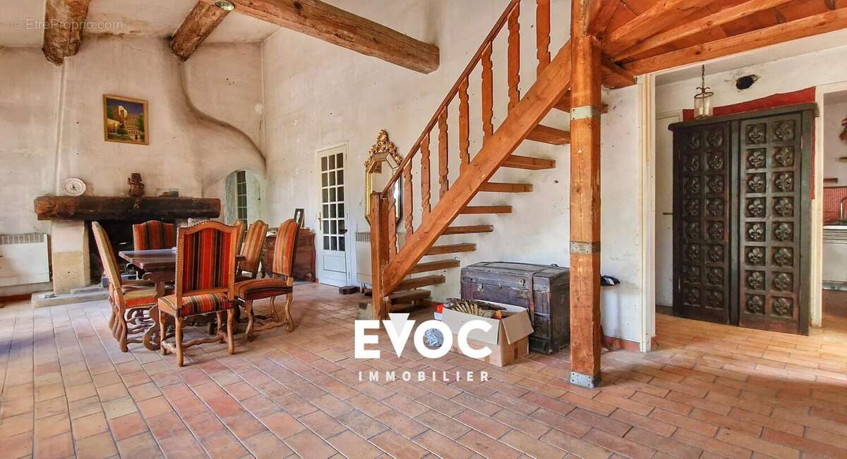 Maison à SAINT-CLEMENT-DE-RIVIERE