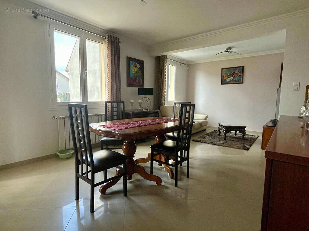 Maison à SARTROUVILLE