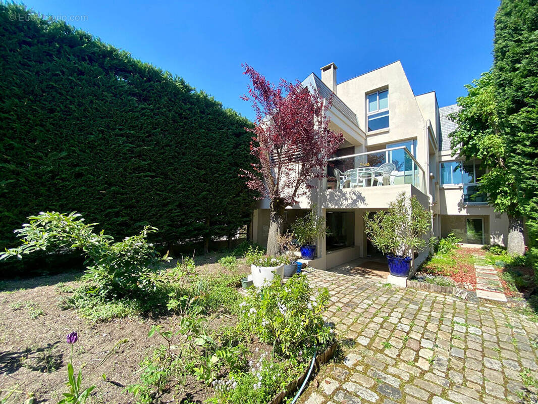 Maison à SARTROUVILLE