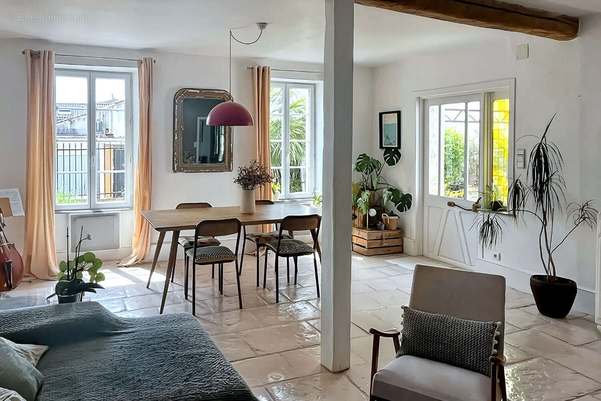 Maison Saint Sauveur D Aunis 5 pièce(s) 160 m2 - photo 2