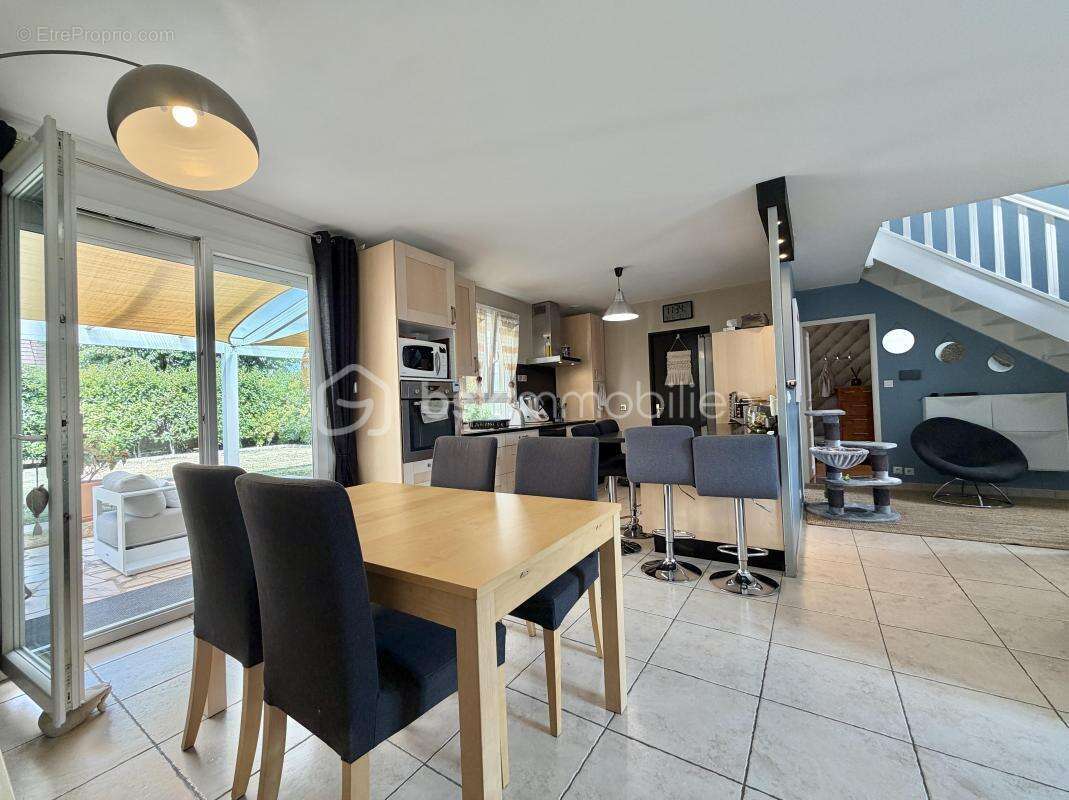 CHARNY – Maison familiale 5 pièces de 103 m²  Suite parentale  Jardin 567 m²  Garage  DPE performant - photo 8