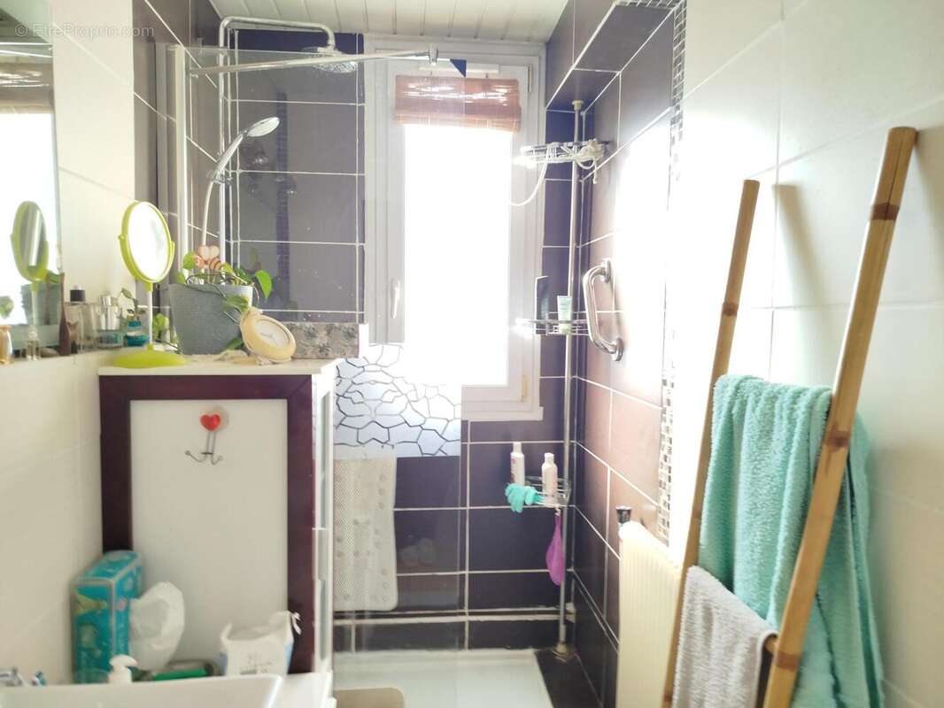 Photo 6 - Appartement à LYON-8E