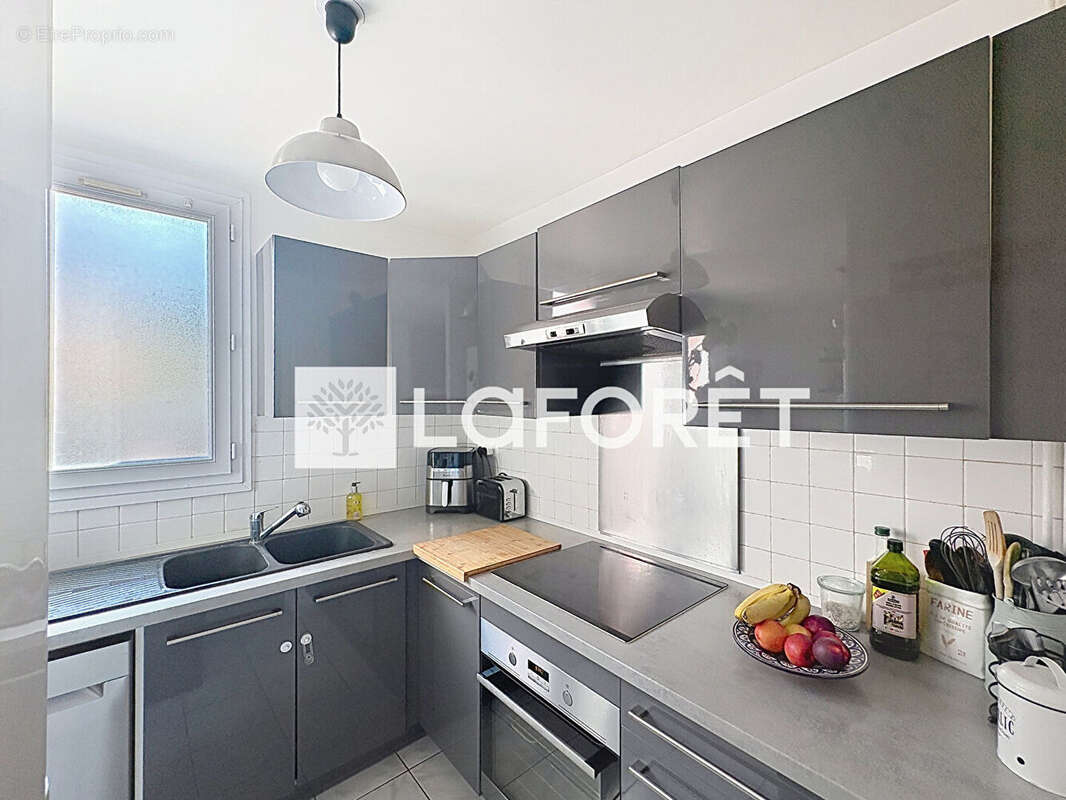 Appartement à COMBS-LA-VILLE