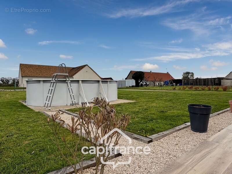 Maison à OUROUX-SUR-SAONE
