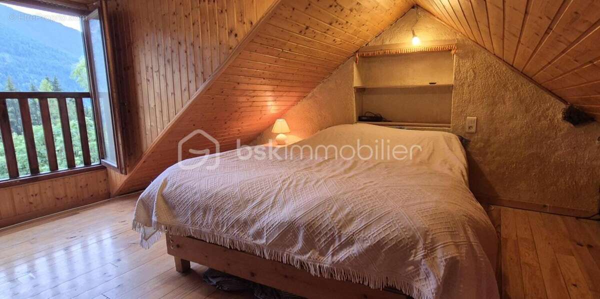  À vendre – Charmant duplex rénové avec balcon et vue imprenable à Villars-Colmars  - photo 12