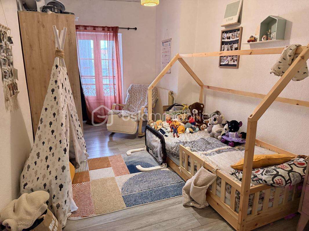 Appartement à BOURG-DE-PEAGE