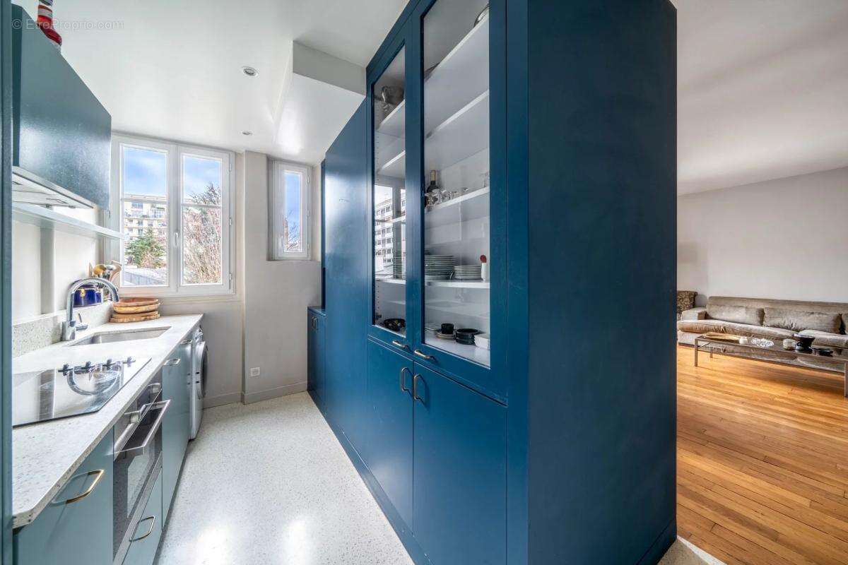 Appartement à PARIS-14E