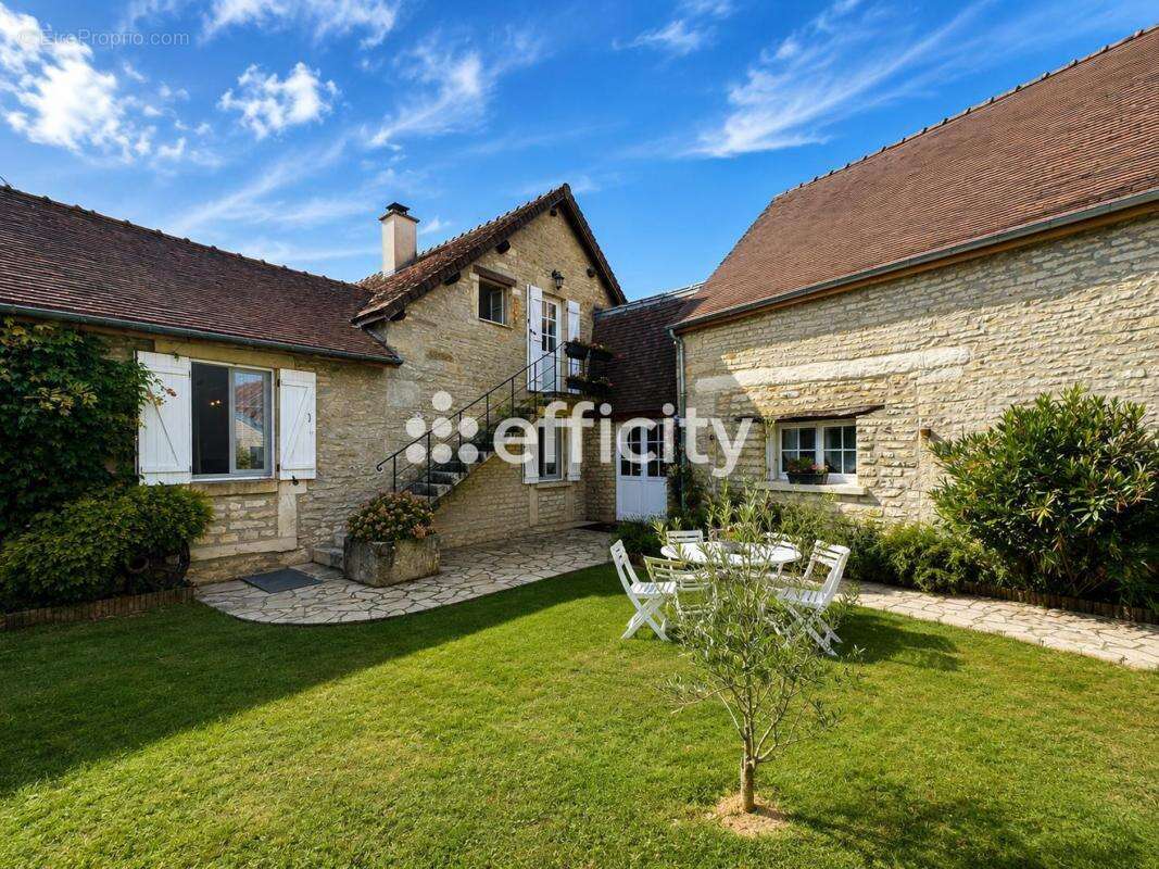 Maison 215 m² à Bierry-Les-Belles-Fontaines  - photo 2