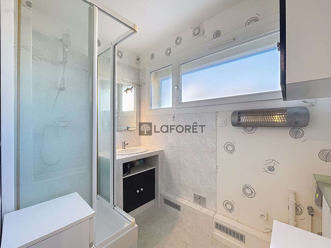 Appartement à SAINT-ETIENNE-DU-ROUVRAY