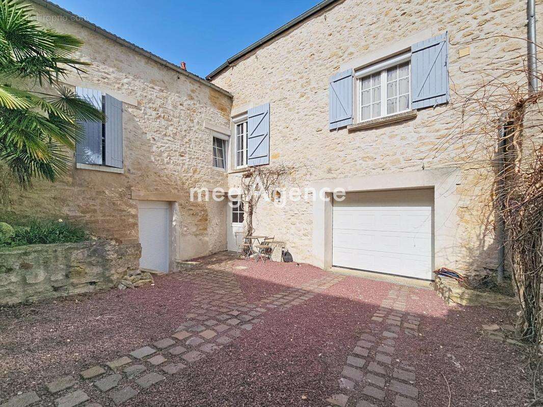 Maison à BOUAFLE