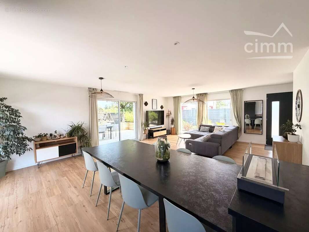 VINEUIL (41350) – Maison contemporaine de 140 m² – 5 chambres – Terrain clos – Domotique – Proche écoles - photo 5